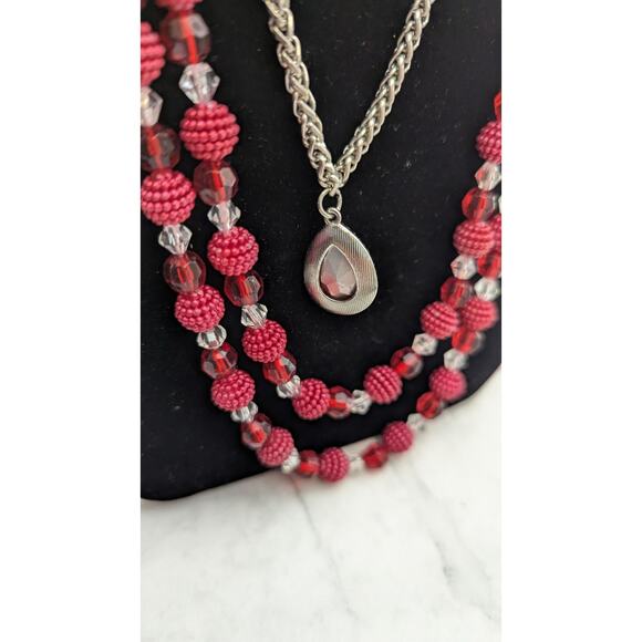 C 1946 multiple strand red clear and silver beaded statement necklace - Picture 8 of 9